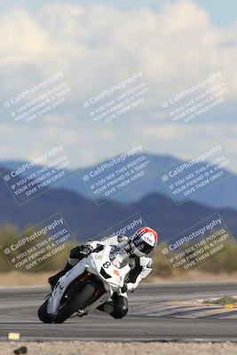 media/Nov-16-2025-Race Pace (Sun) [[8c5fa54630]]/Non Verified Riders (1st 20 Minutes)/5-Turn 15 (110pm)/